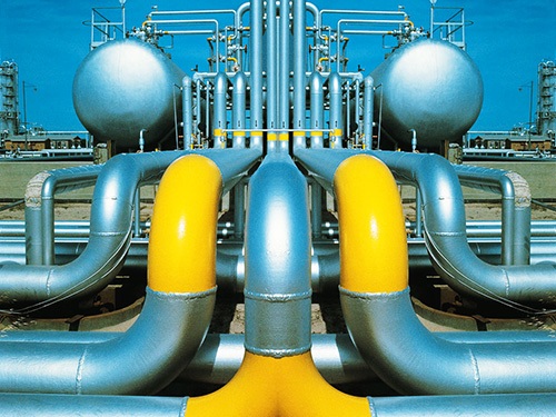 natural gas plant pipes
