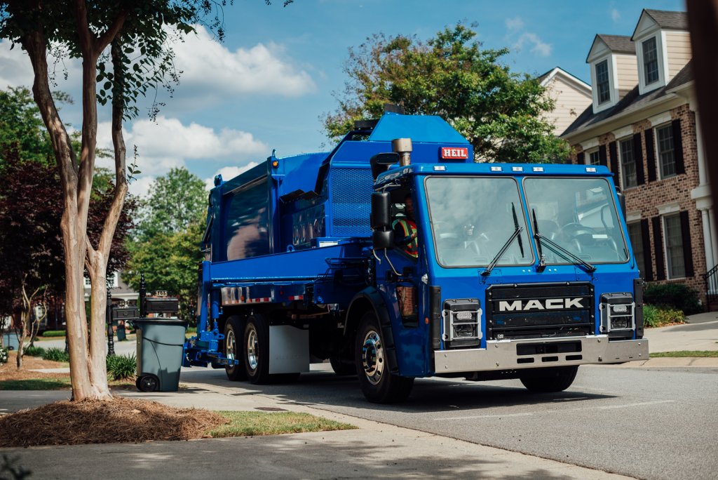 fully electric Mack LR refuse model equipped with an integrated Mack electric drivetrain, commercial electric vehicles for specific use